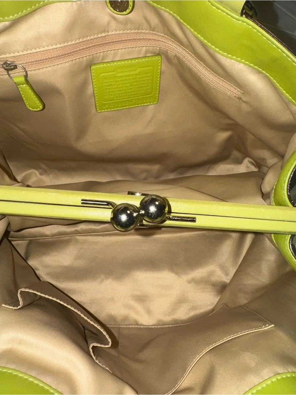 RARE EUC Coach KISS LOCK Two Tone Palette Green Leather with Lime Trim  PRETTY